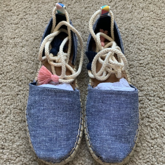 Brand New Toms - Picture 10 of 13